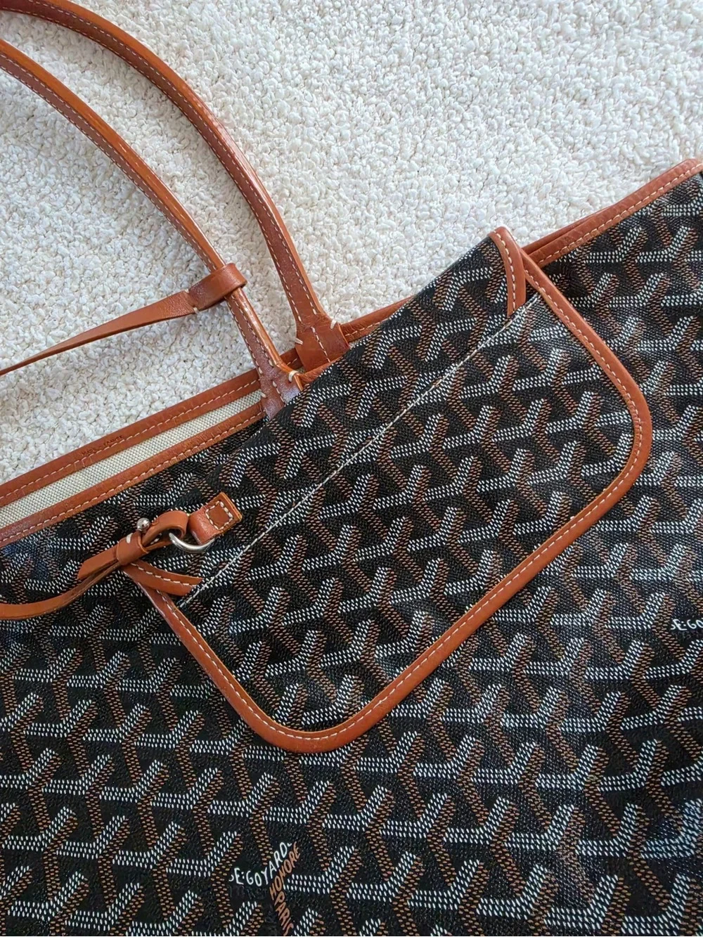 Goyard Saint Louis GM Black with Tan/Gold Trim with Pouch - Picture 5 of 17